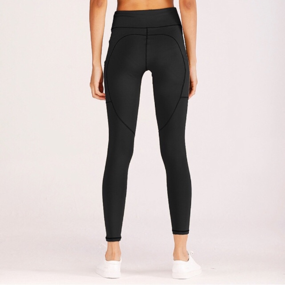 🆕 Black leggings with pockets - Picture 2 of 4